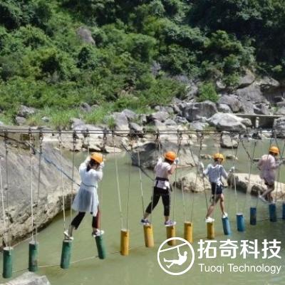 峡谷冒险  峡谷水上绳网趣桥