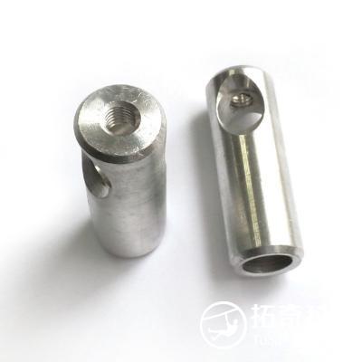 Aluminum T-buckles are used for connecting the rope ends of the steel wire composite rope climbing frame