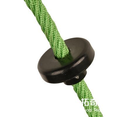 Plastic rope knots and climbing rope fasteners for climbing frame amusement facilities